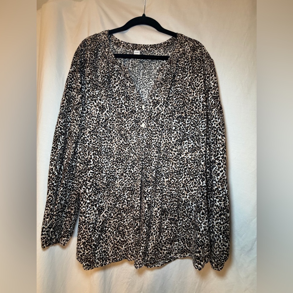 Old Navy Leopard Print Top Blouse Office Casual Chic Classy Career